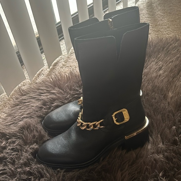 Black Vince Camuto boots. Black with gold - Picture 1 of 1